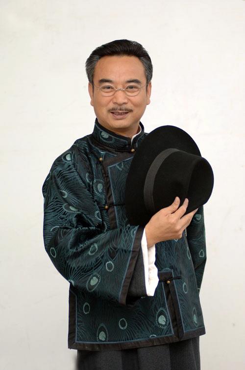 岳躍利