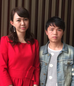 卓依婷合影