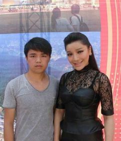 殷珊與江映蓉合影