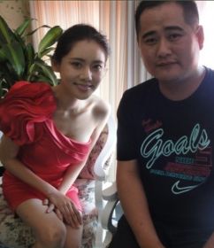 陳志與秋瓷炫合影
